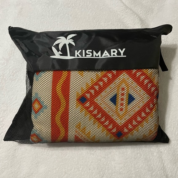 Kismary Beach Towels Oversized,Thick Microfiber Beach Towel 32”x71” - Picture 3 of 6